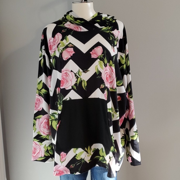 LuLaRoe Tops - Lularoe Amber hoodie